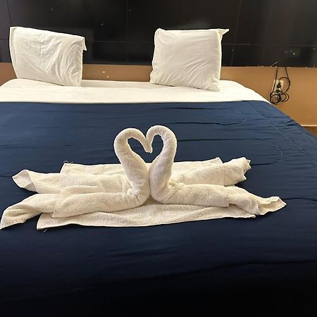 Circle Motor Lodge South Amboy Bagian luar foto